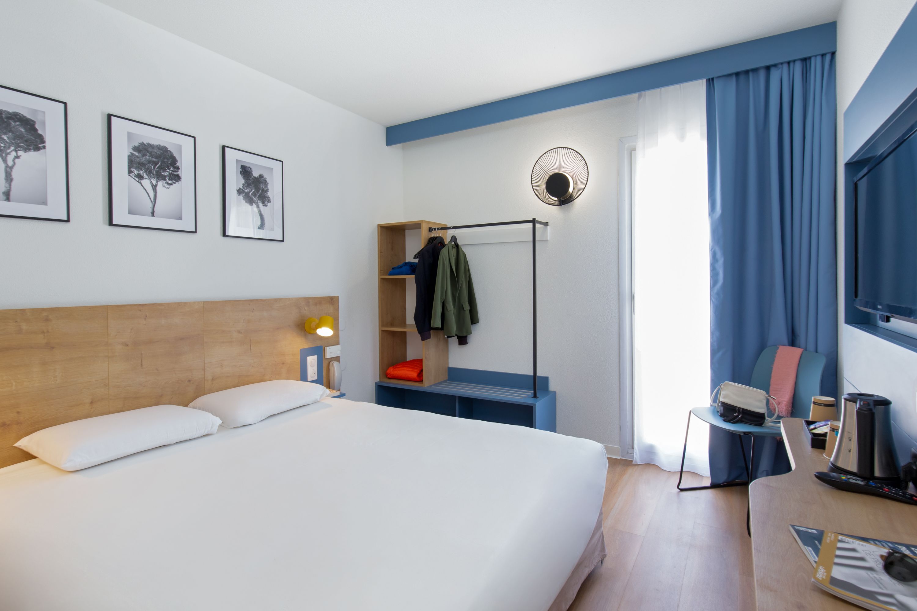 ibis Styles Aubagne Gemenos - France