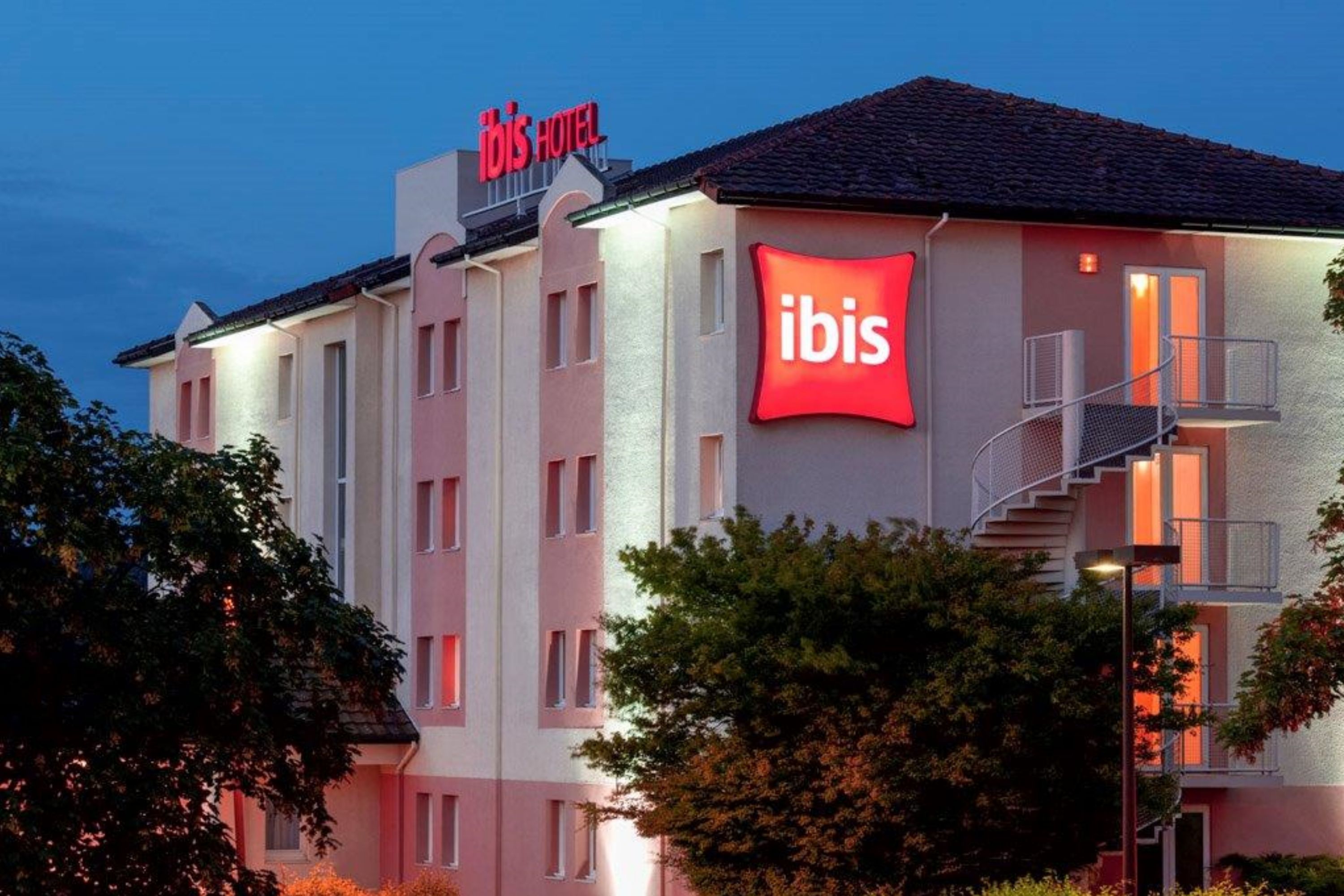 ibis Pau Lescar - France