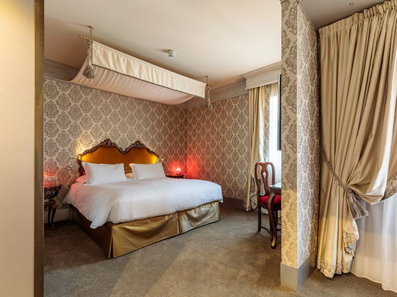 Elegant Room at Papadopoli Hotel Venezia - MGallery