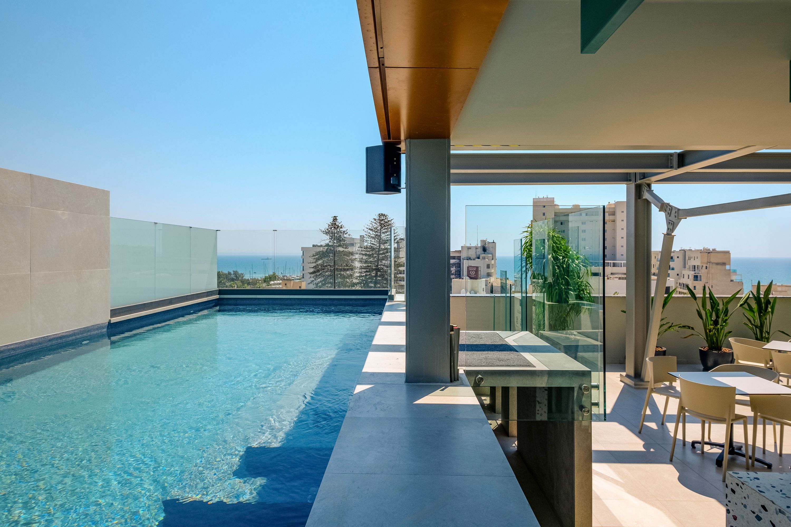 Mercure Larnaca Finikoudes Beach - Cyprus