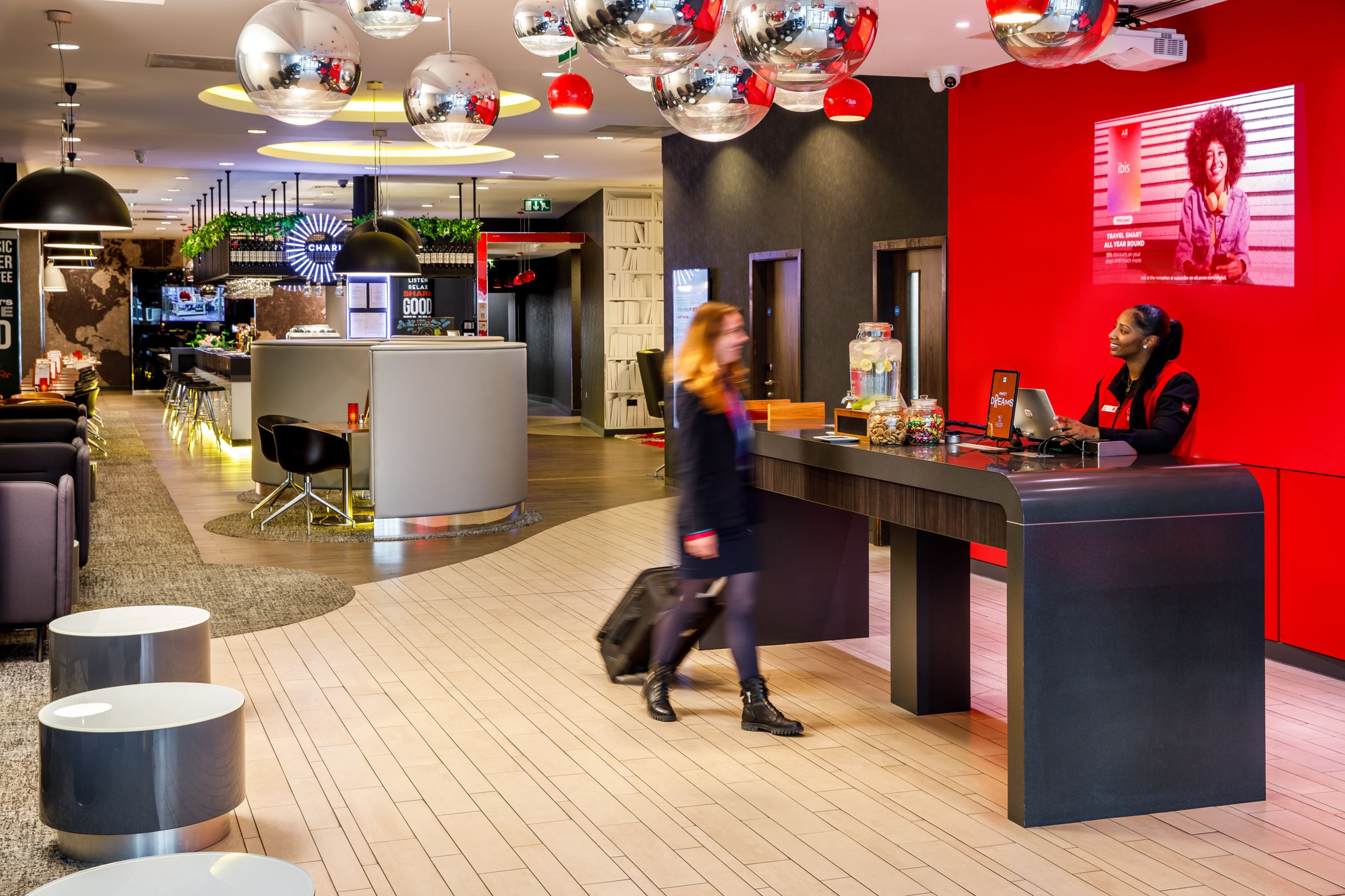 ibis London Blackfriars: Guest Checking In