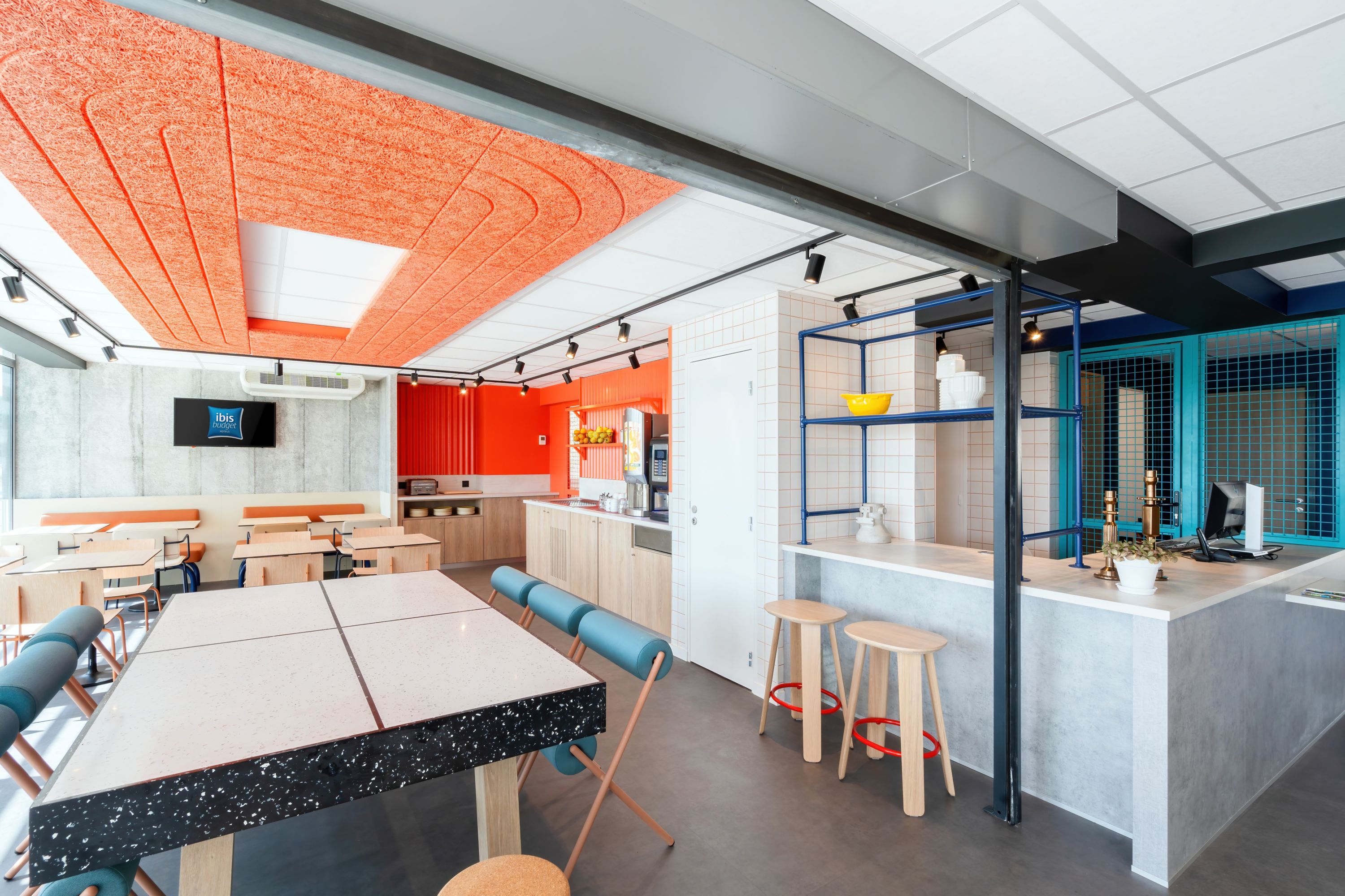 ibis budget Pertuis Portes du Luberon - France