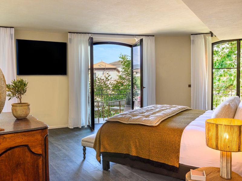 Inviting Hotel Room with Balcony View