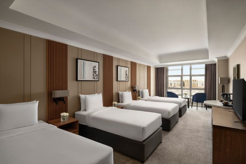 Anwar Al Madinah Movenpick Deluxe 4 Beds Haram View