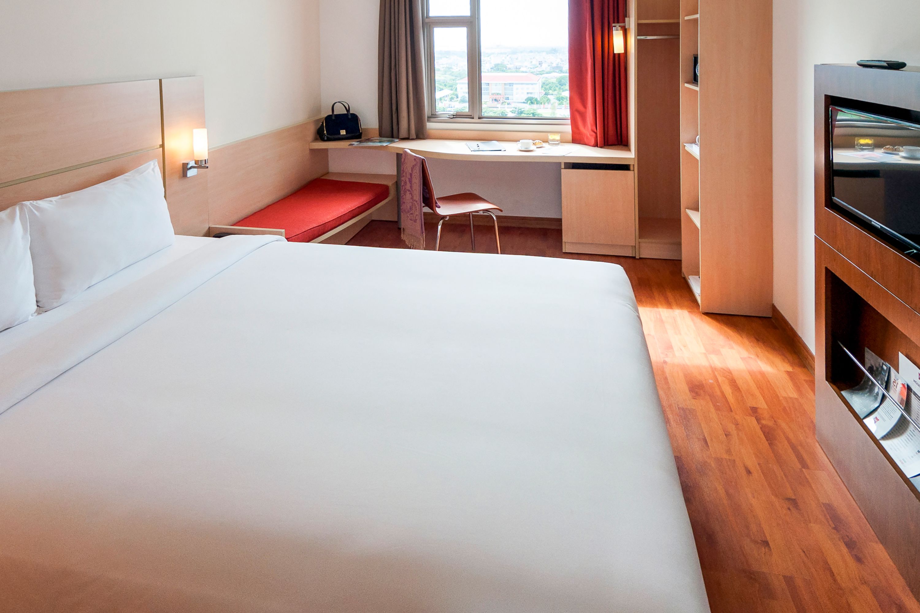 ibis Saigon South