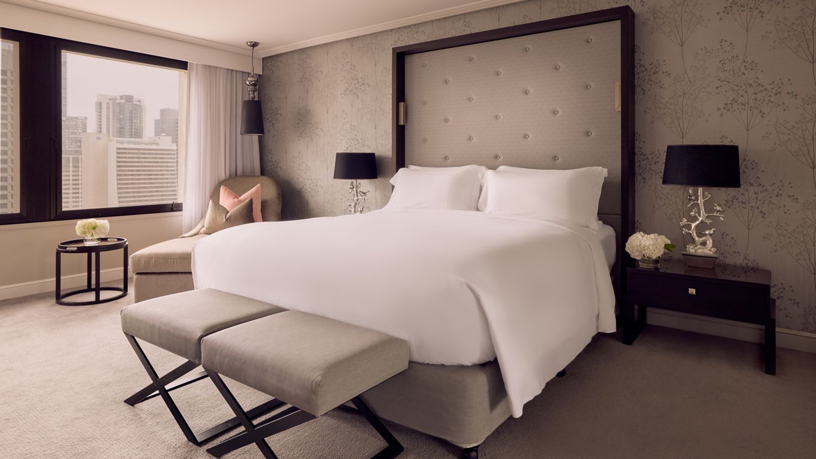 Exquisite Hotel Room with City View