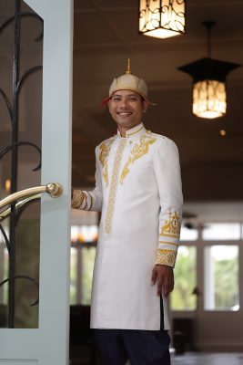 Royal_DoormanatRafflesGrandHoteldAngkor