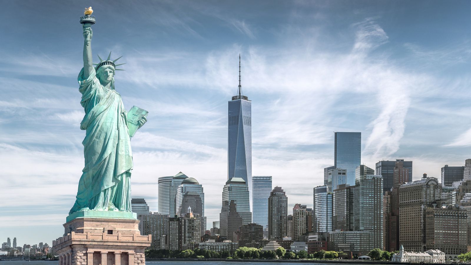 Desistir de tudo para ir atrás do sonho americano? Foi o que fez Arnaud Montagard, jovem fotógrafo francês que, após se formar na Escola de Negócios, decidiu viver da sua paixão. É na companhia de Arnaud que convidamos você a passar um dia na cidade que nunca dorme. Boa viagem!