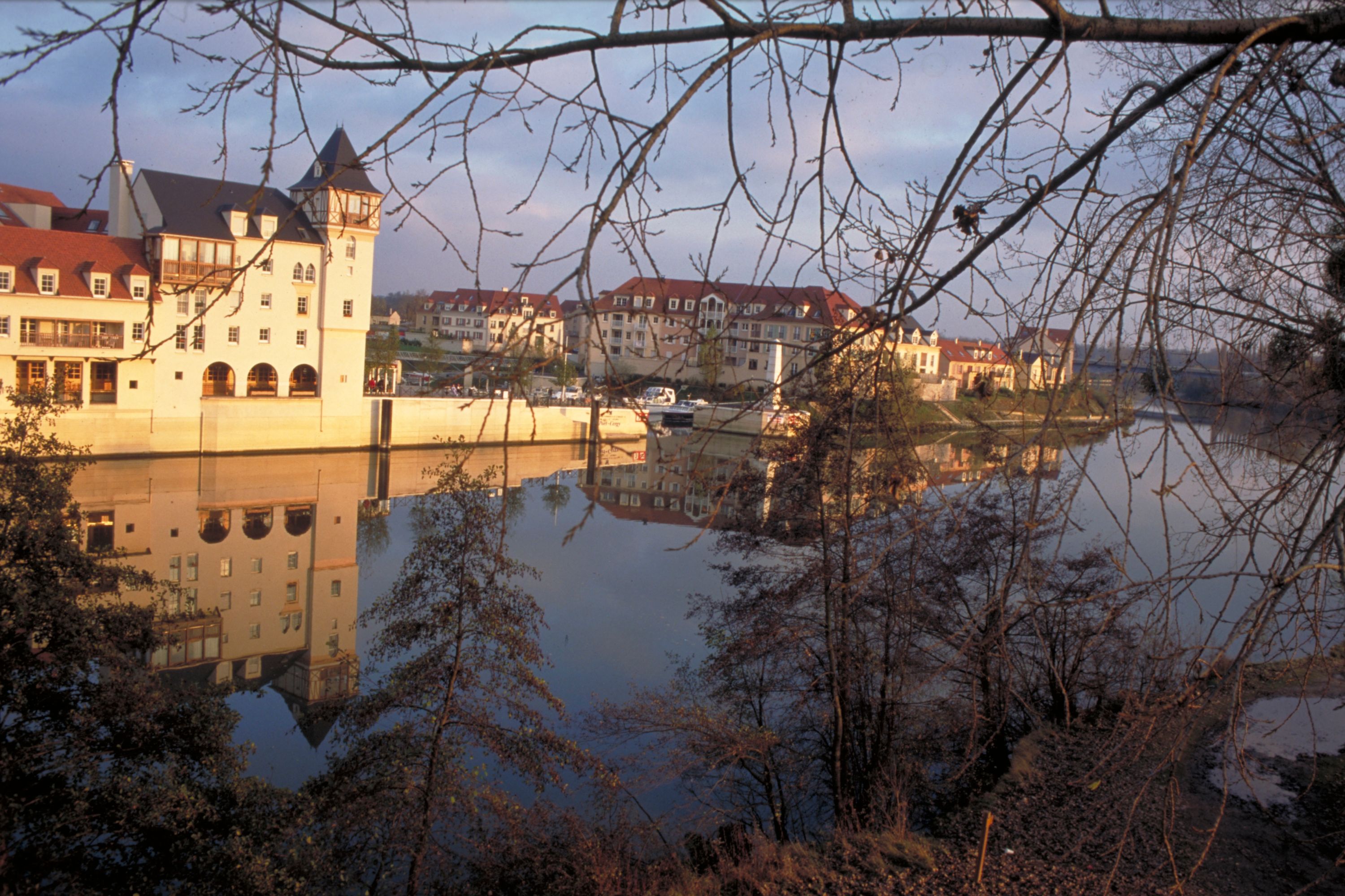 Destination Cergy Pontoise - France