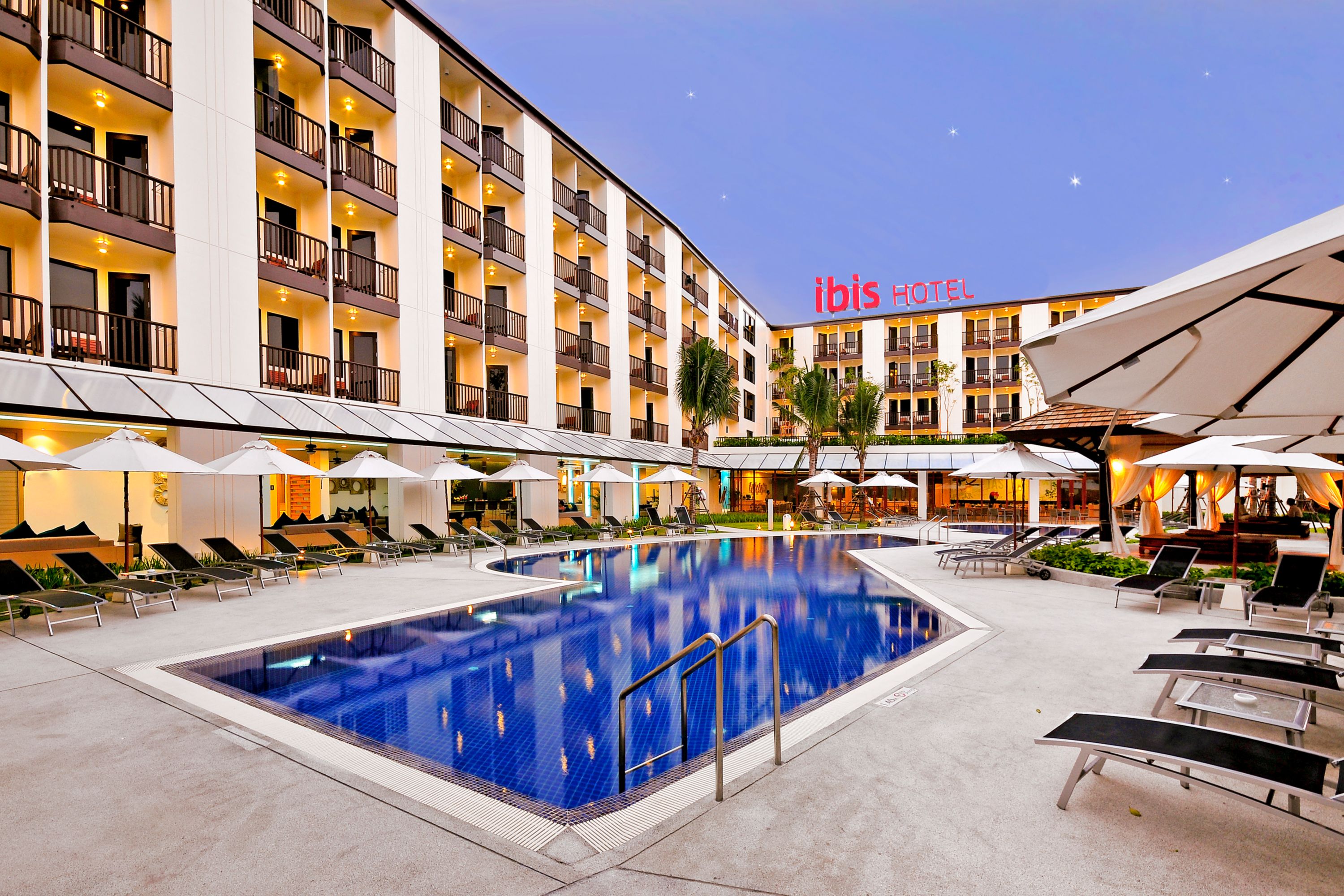 Pool at ibis Phuket Kata