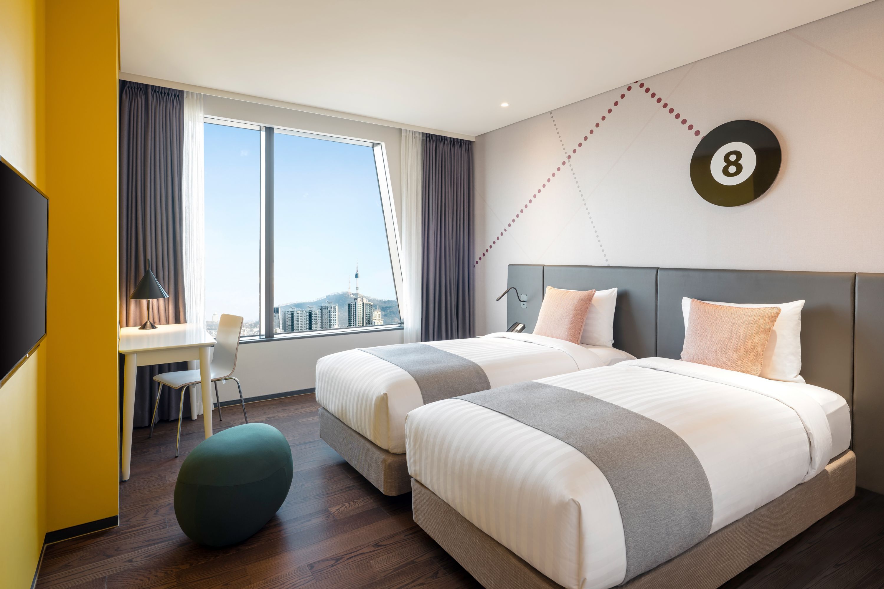 Guest room at ibis Styles Ambassador Seoul Yongsan - Seoul Dragon City