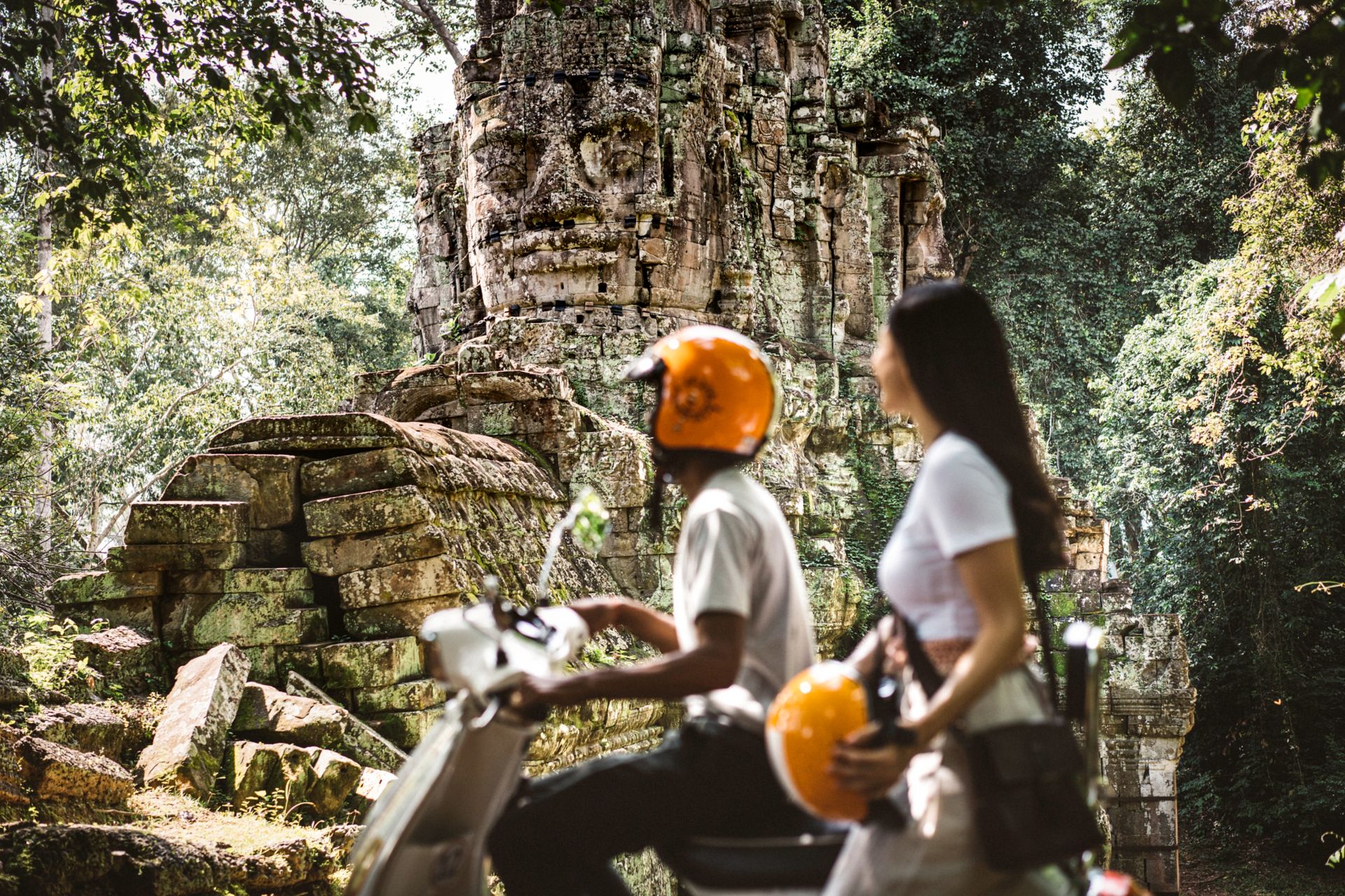 Eine Fahrt mit der Vespa zu den alten Kulturen von Angkor
