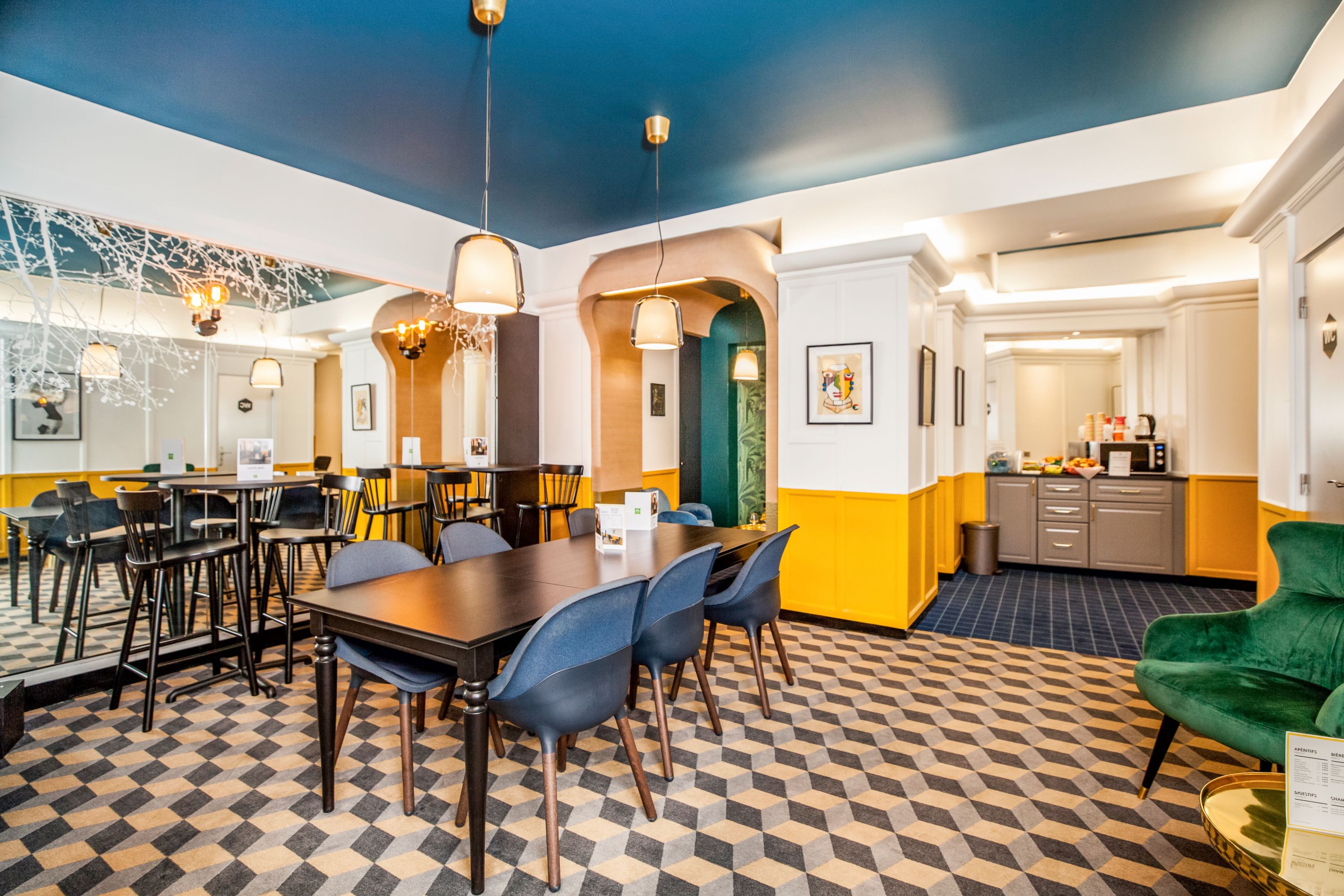 ibis Styles Paris Cadet Lafayette - France