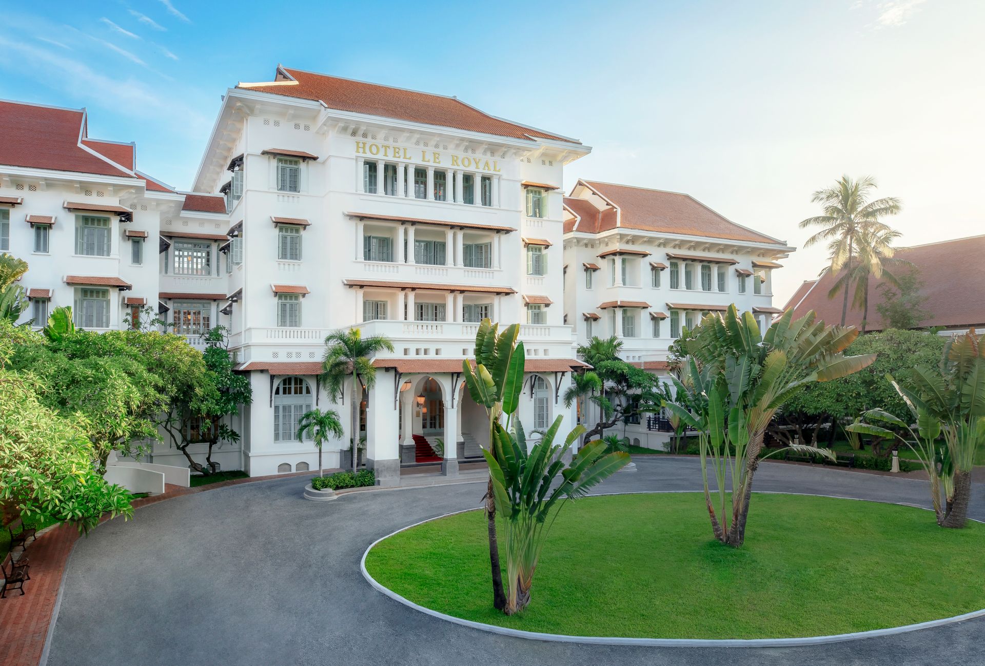 فندق رافلز لو رويال (Raffles Hotel Le Royal)