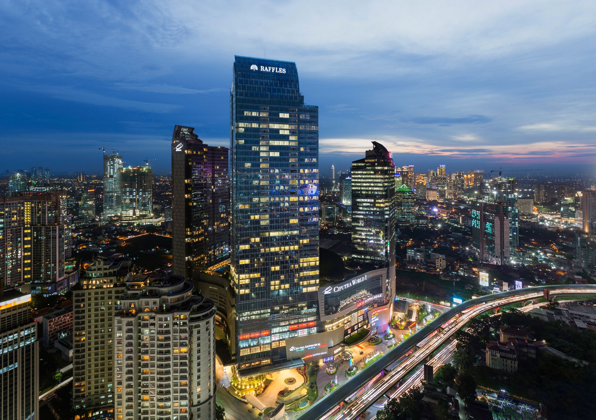 hotel travellers jakarta