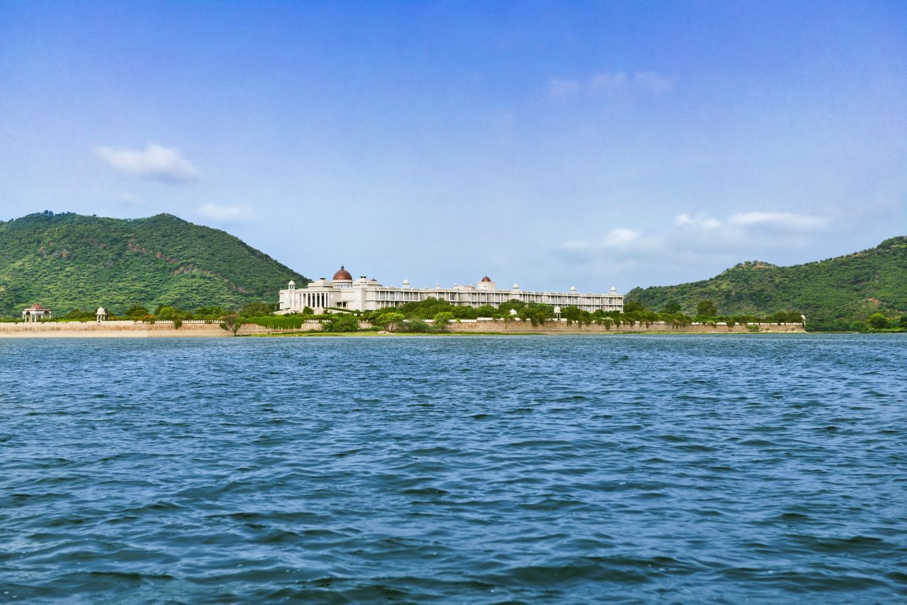 https://all.accor.com/B068
