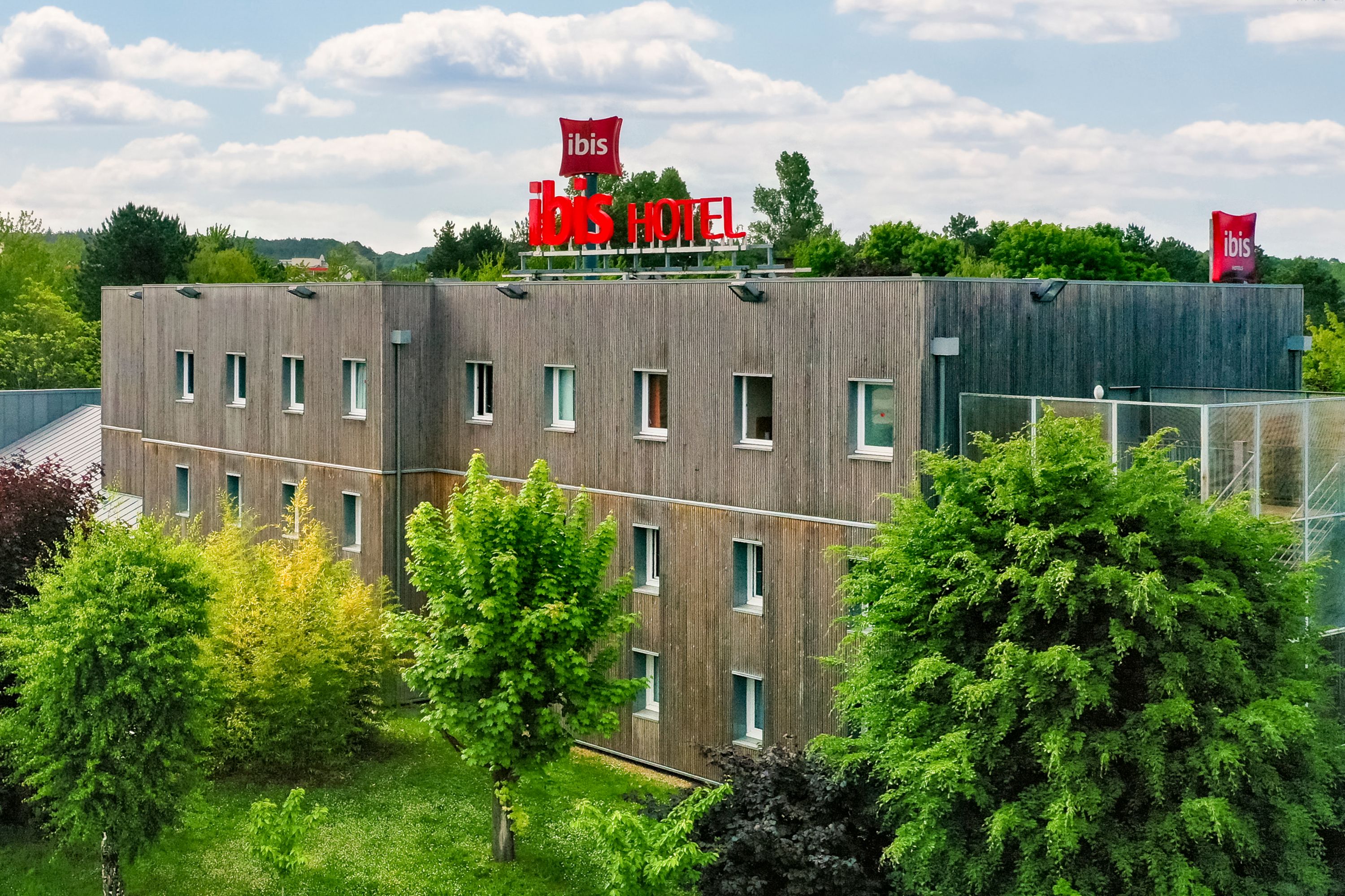 ibis Nemours - France