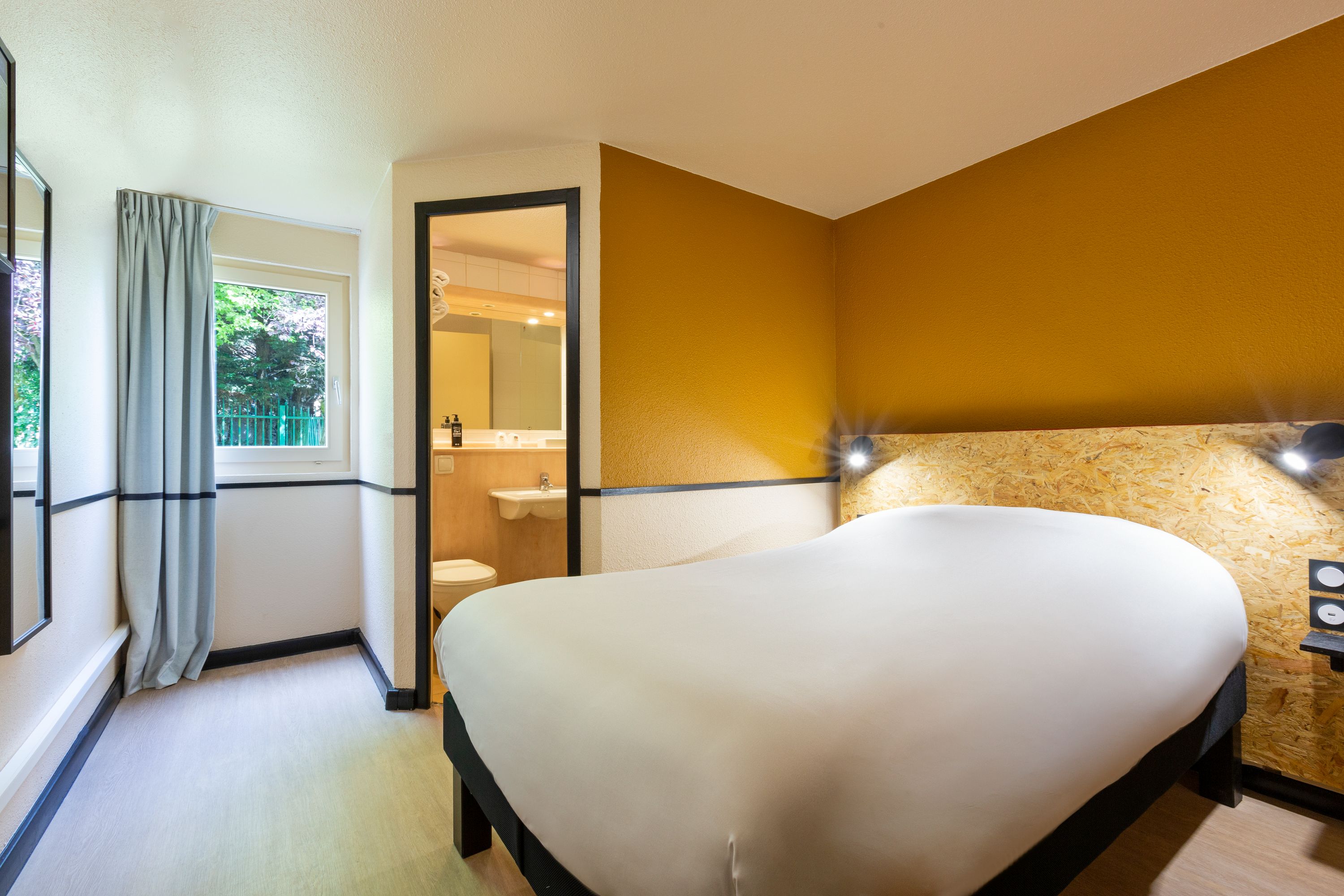 greet Villeneuve La Garenne - France