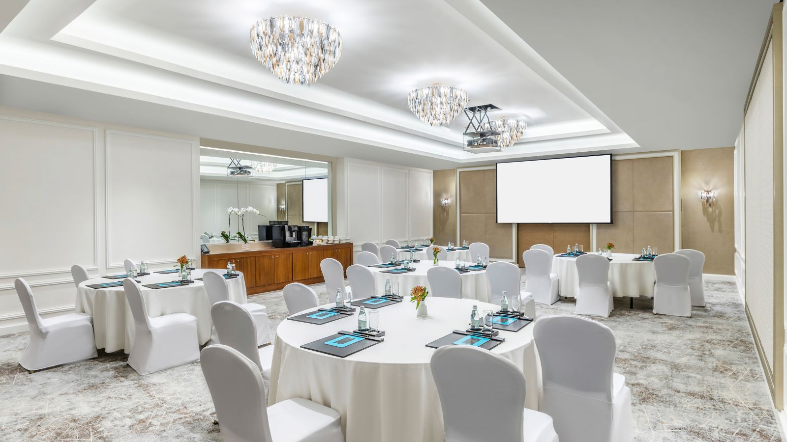 Sofitel Dubai Jumeirah Beach - United Arab Emirates