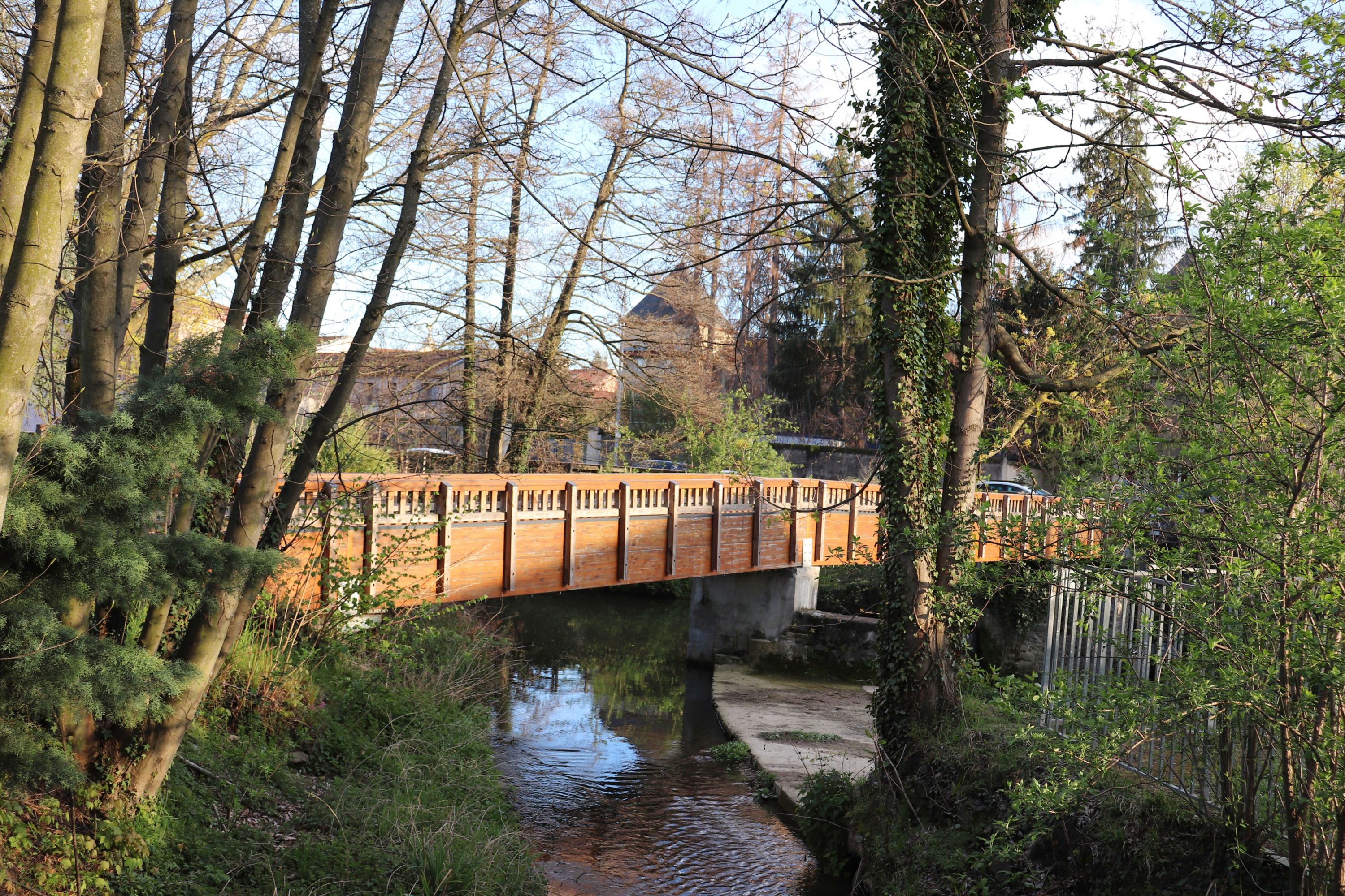 Destination Chaponnay - France