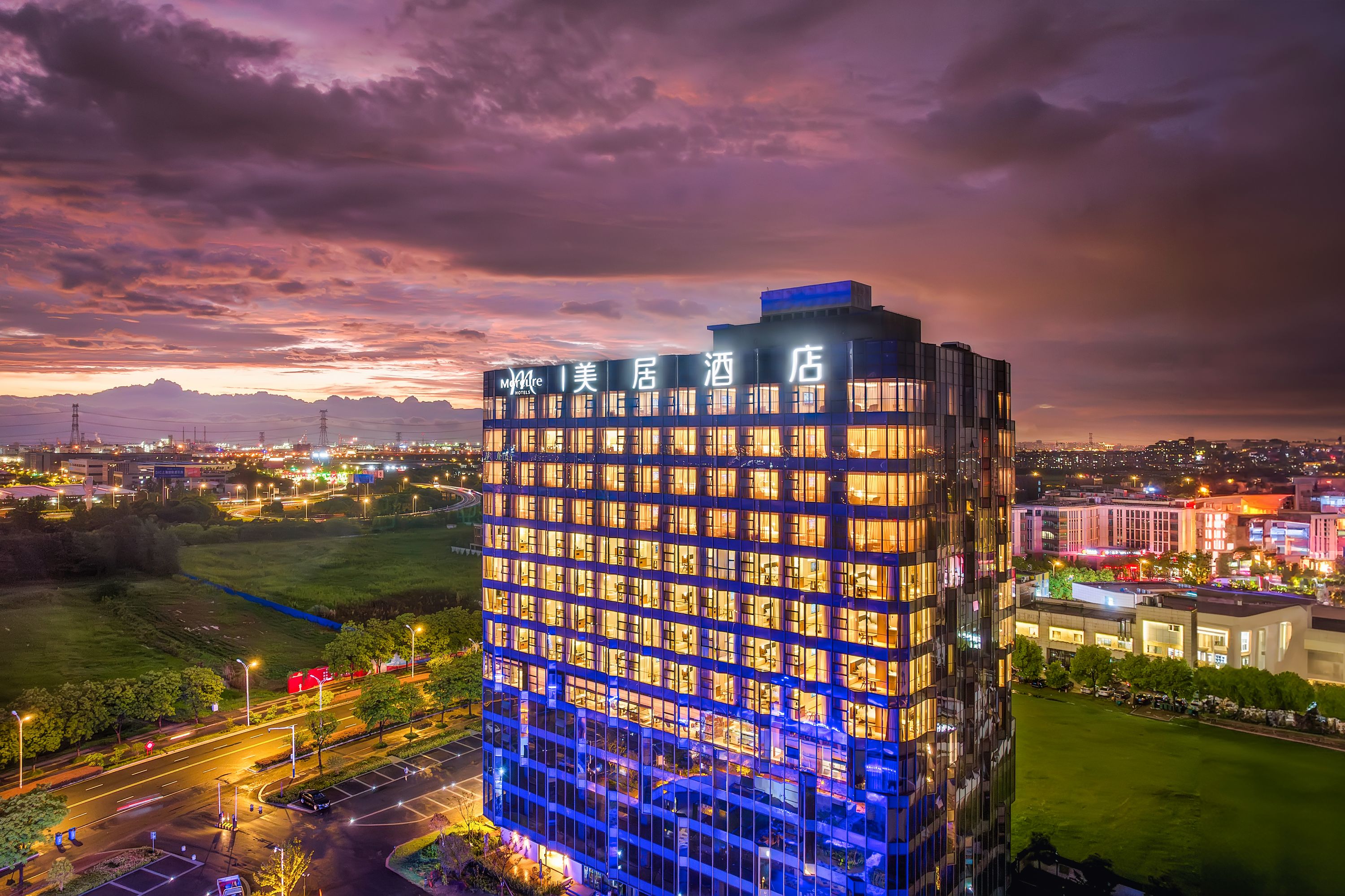 Mercure Nantong Suxitong Riverside - China