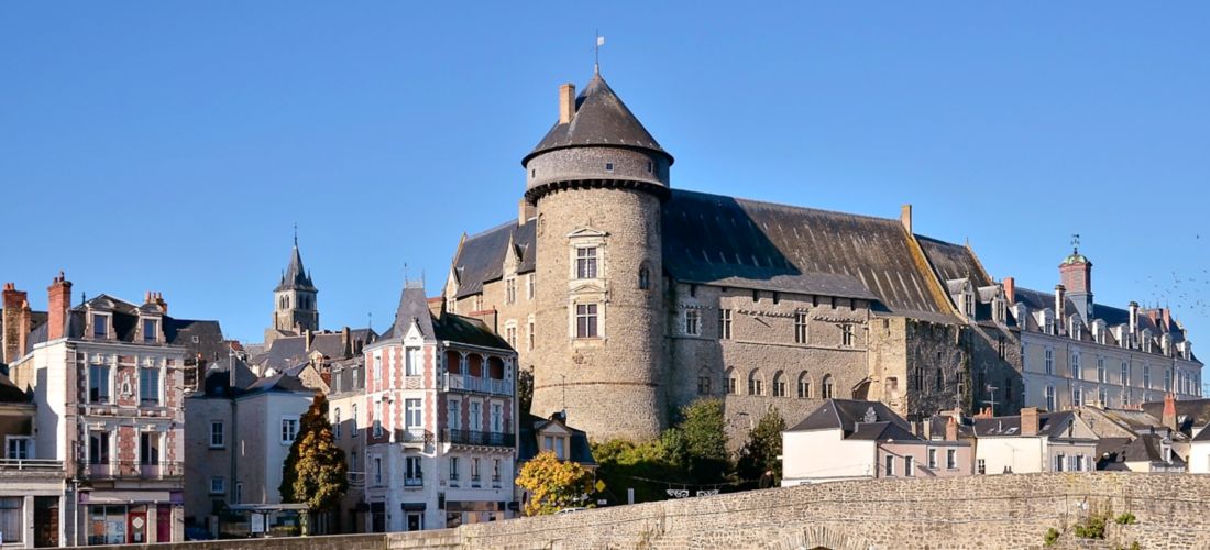 Destination Laval - France