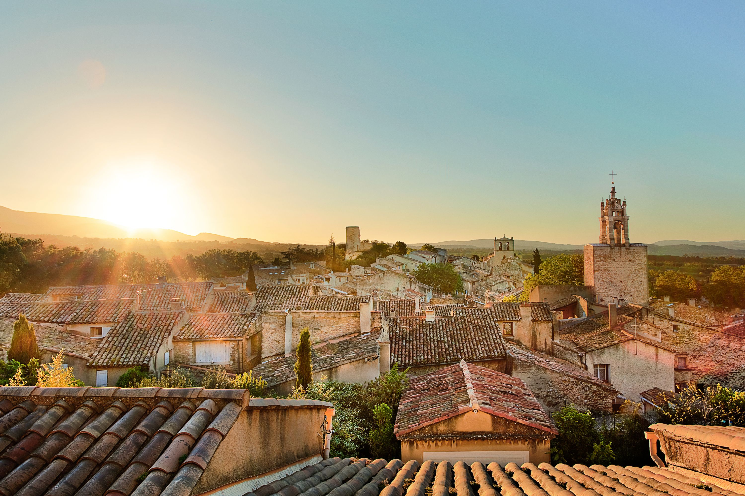 Destination Cucuron - France