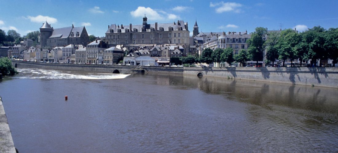 Destination Laval - France