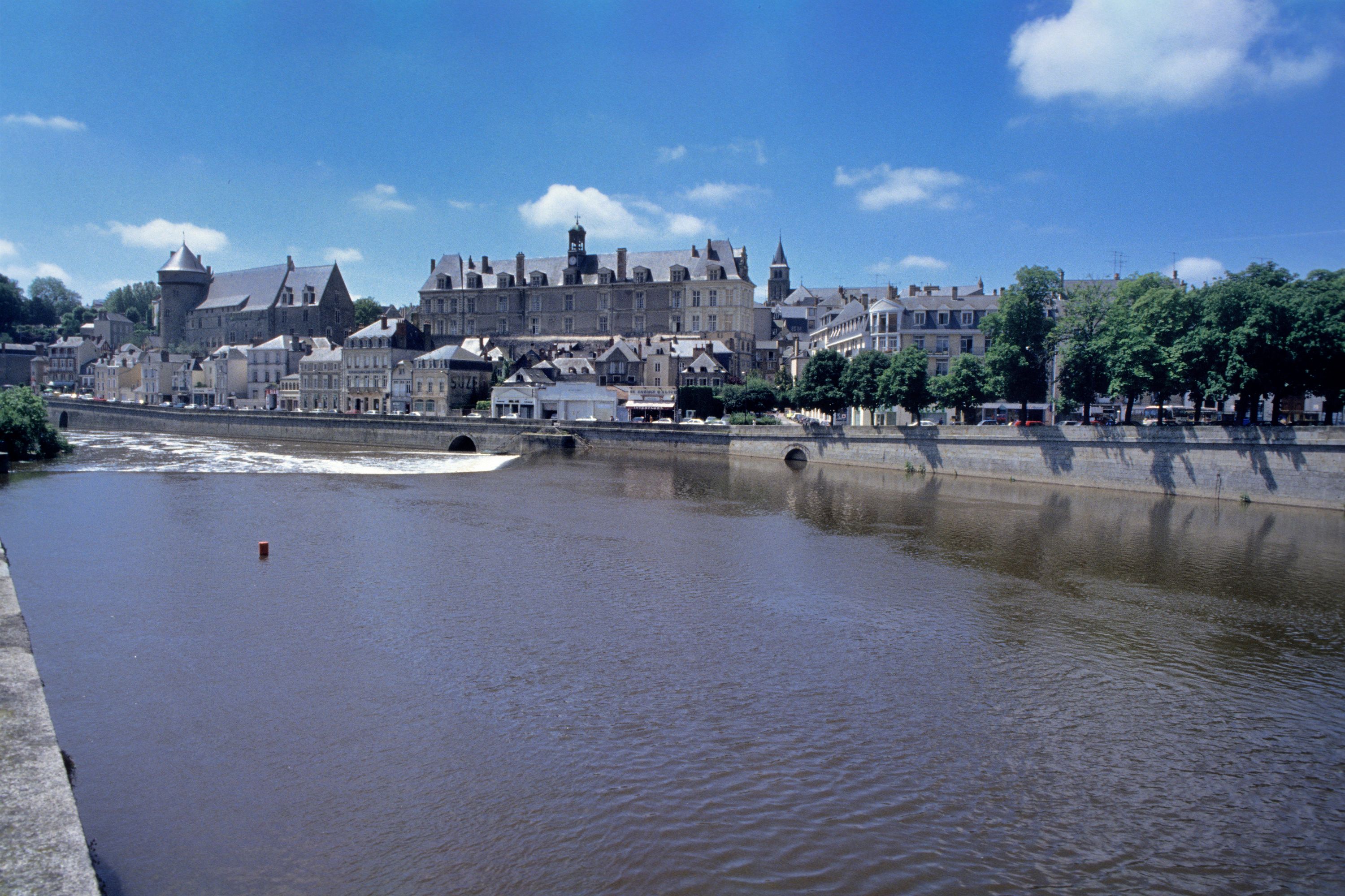 Destination Laval - France