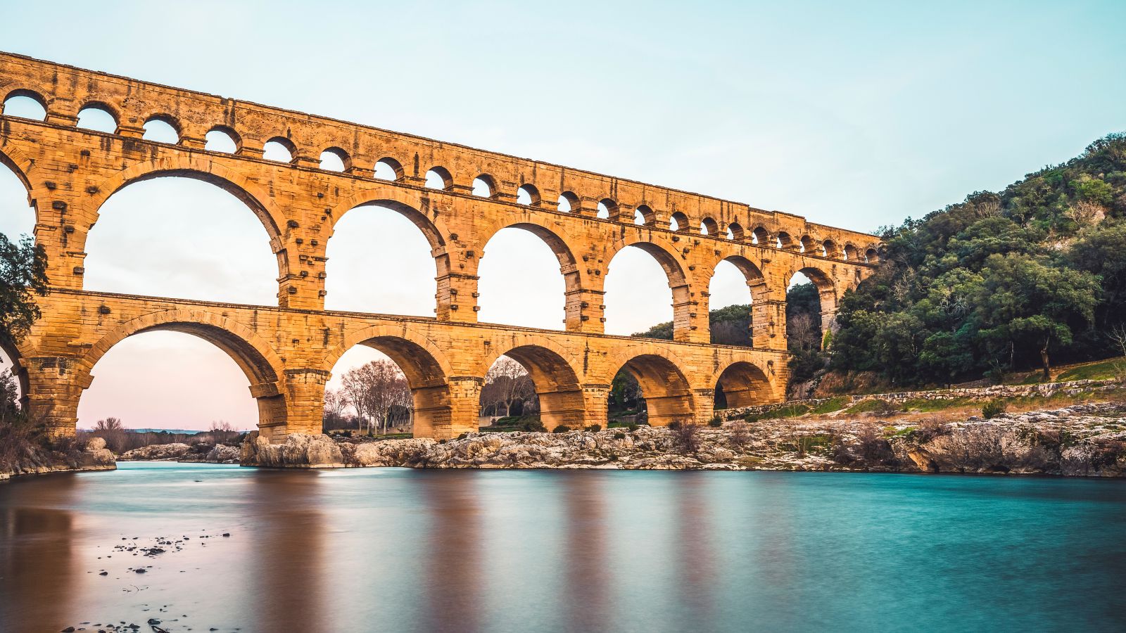 Destination Vers Pont du Gard - France