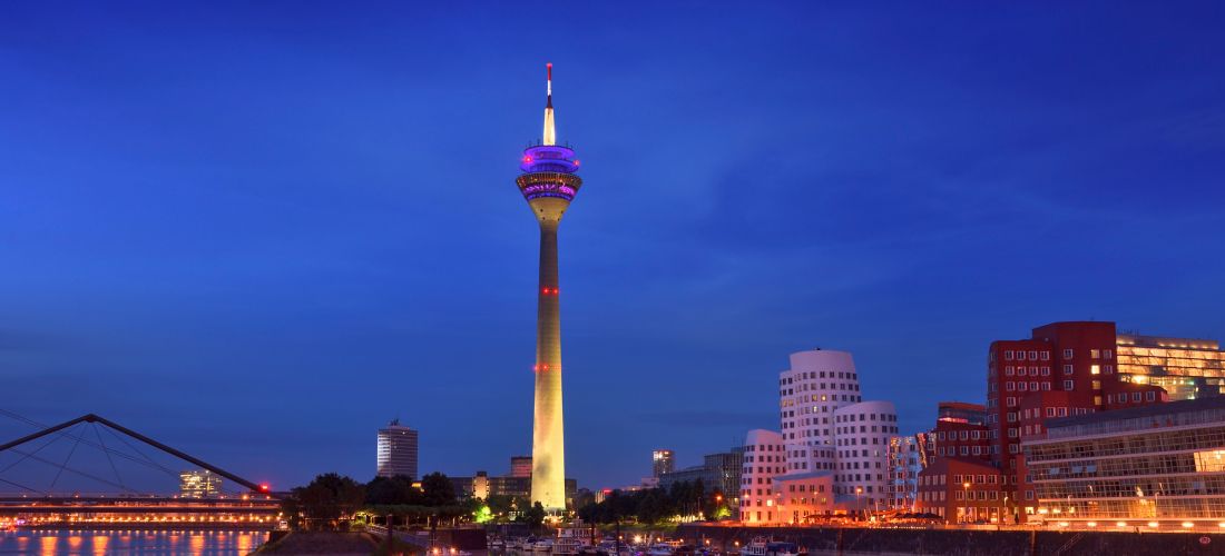 Destination Düsseldorf 547022042 - Germany