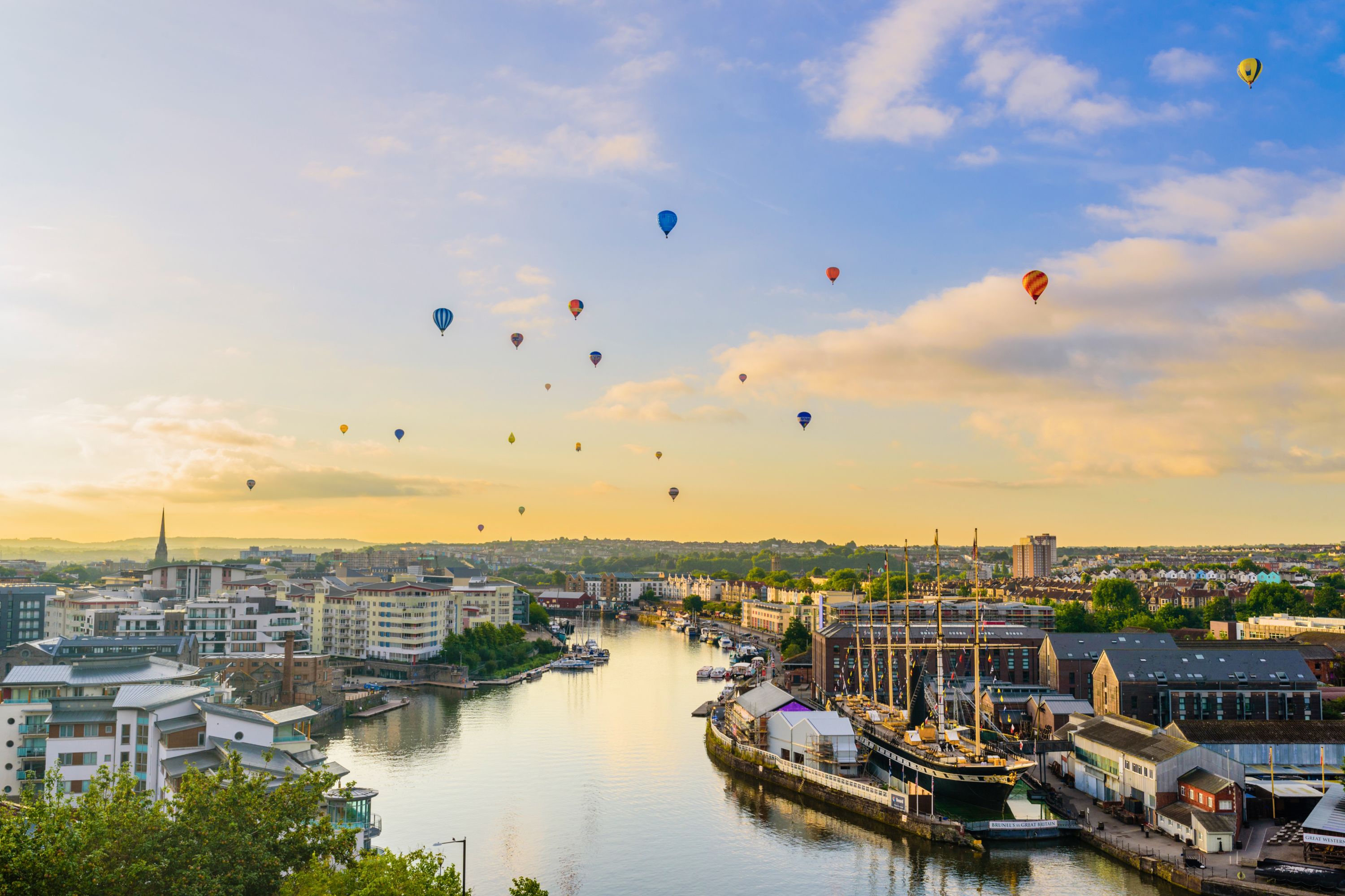 Destination Bristol 905699256 - United Kingdom