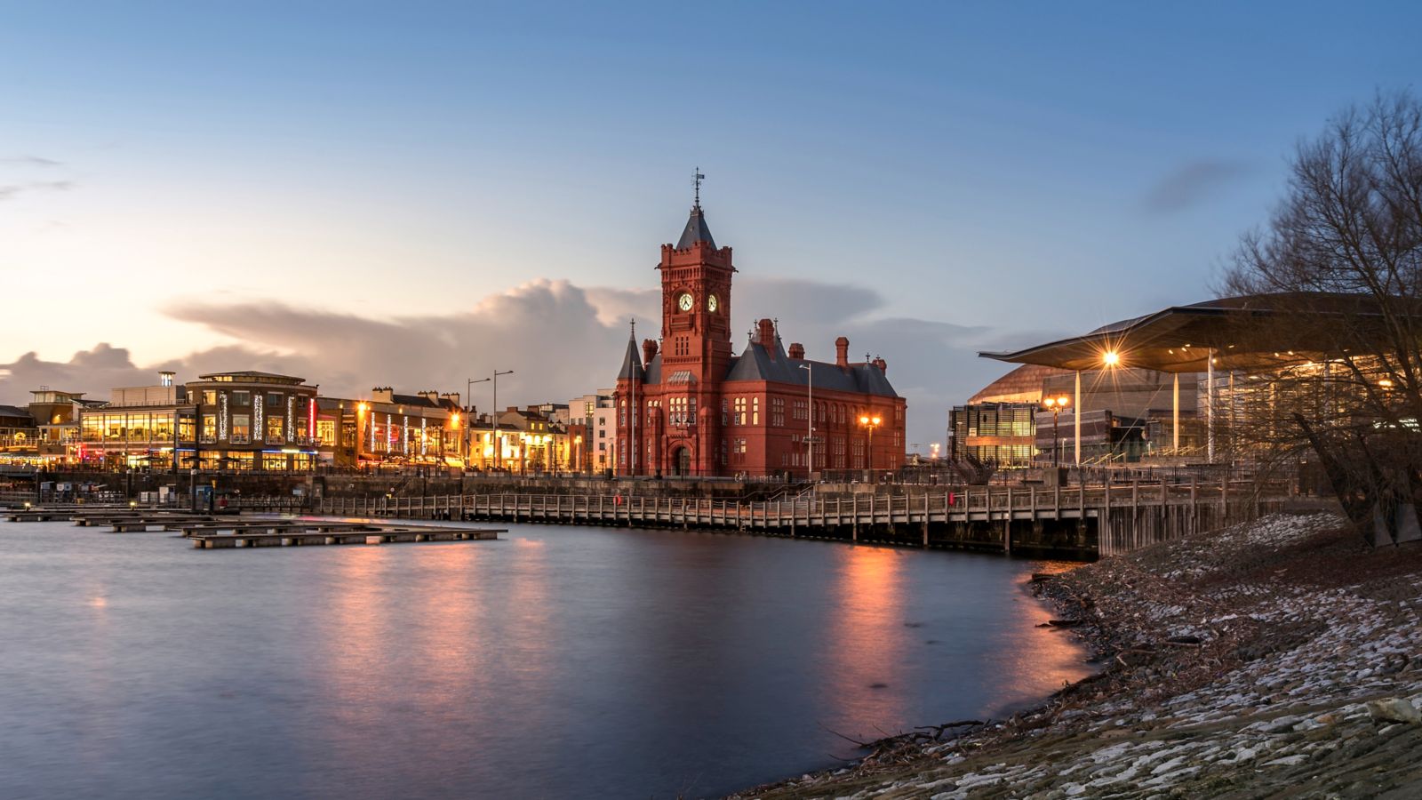 Destination Cardiff 505243016 - United Kingdom