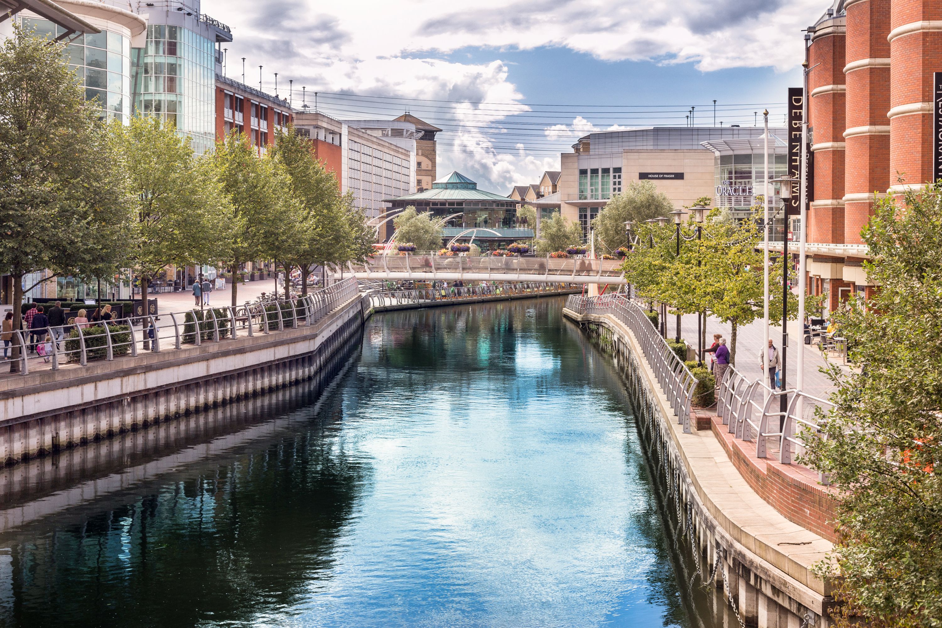 Destination Reading 981489758 - United Kingdom