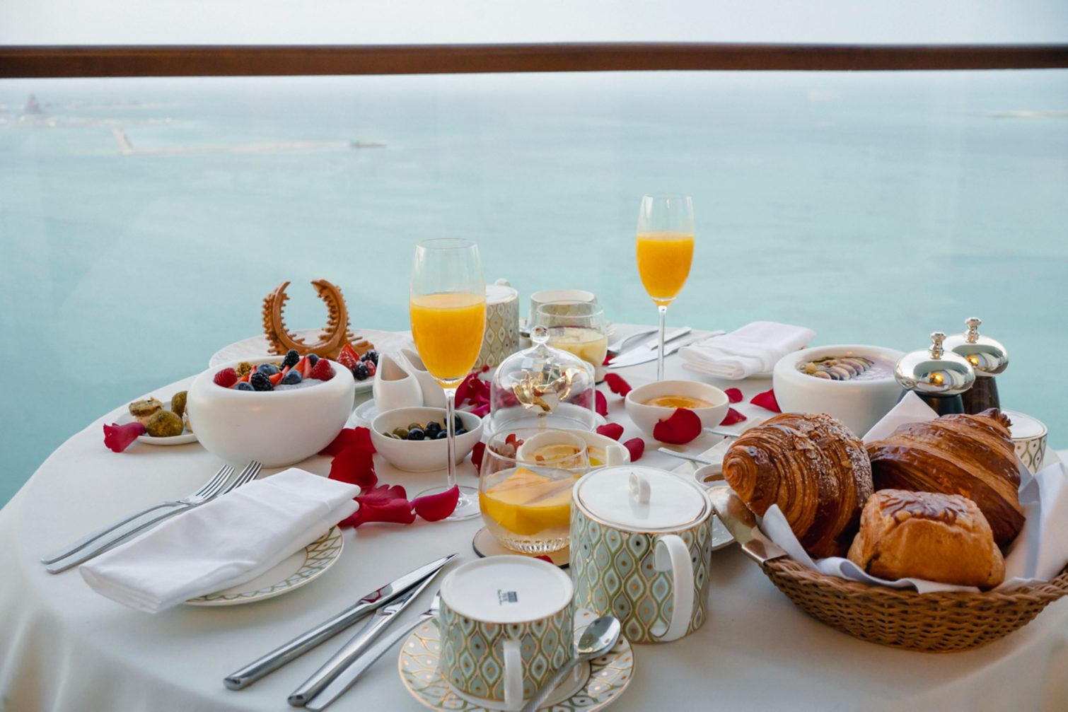 Raffles Dohaのスイート | ラッフルズ ホテル＆リゾート