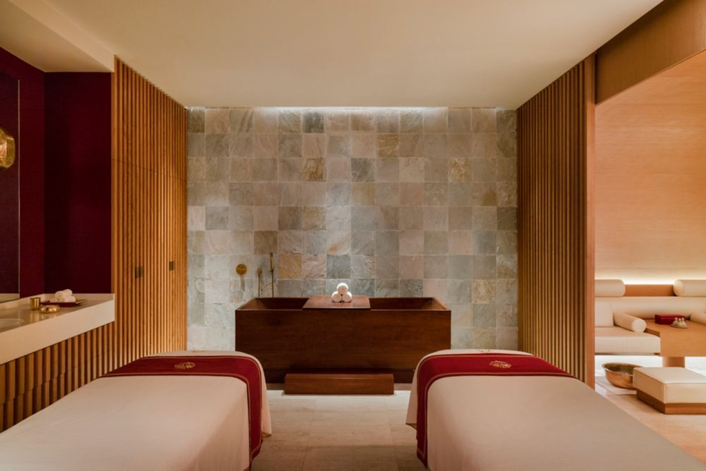 Cinq Mondes Spa - couples treatment room