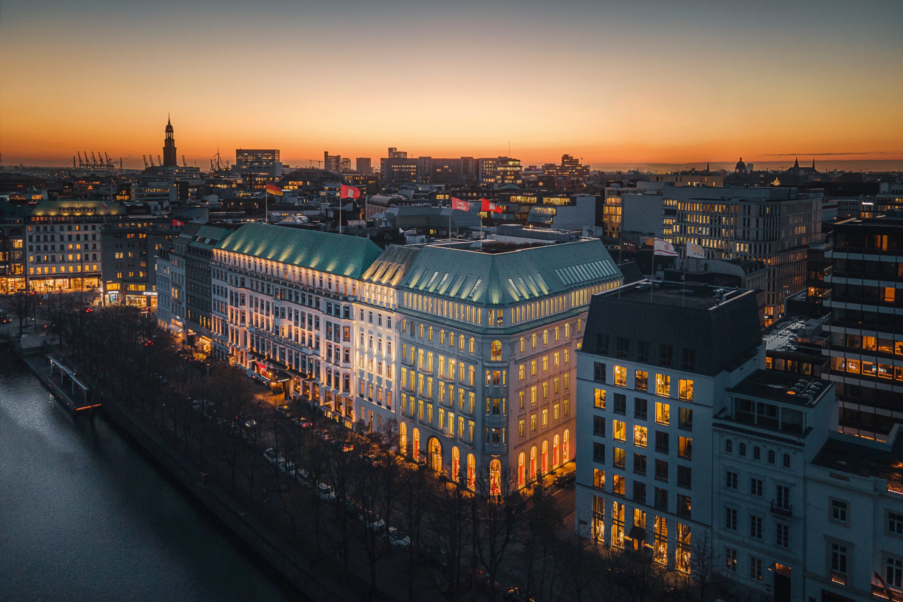 Fairmont Hotel Vier Jahreszeiten - Germany