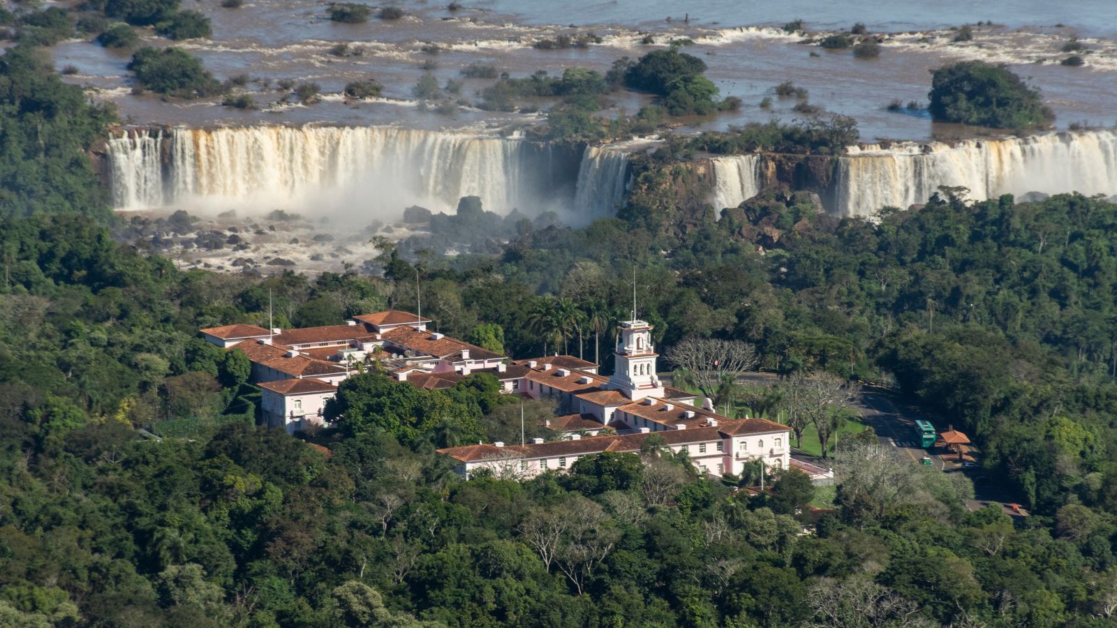 hoteis em foz do iguacu com piscina