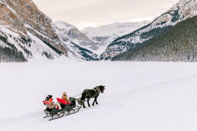 Christmas in Lake Louise | A real-life snowglobe